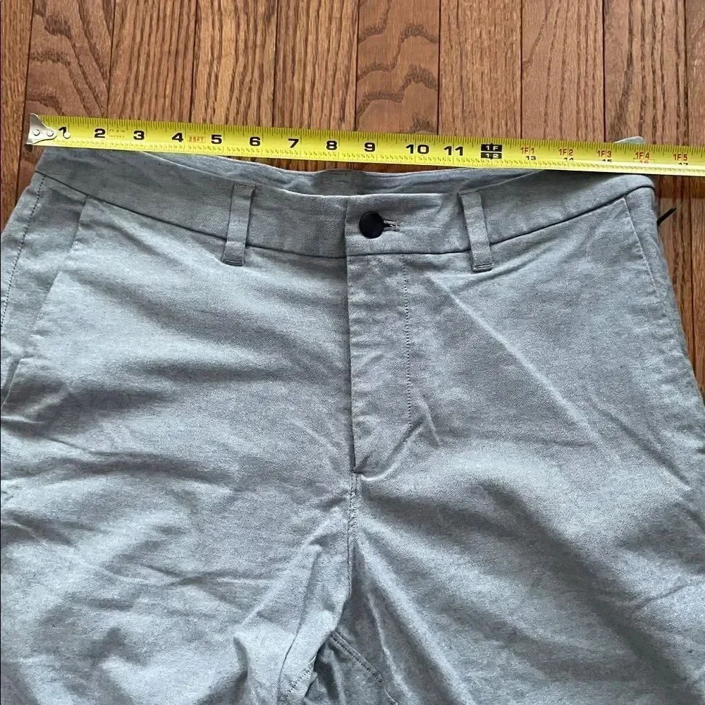 Lululemon Light Gray Knit Chino Shorts Men’s Sz 31